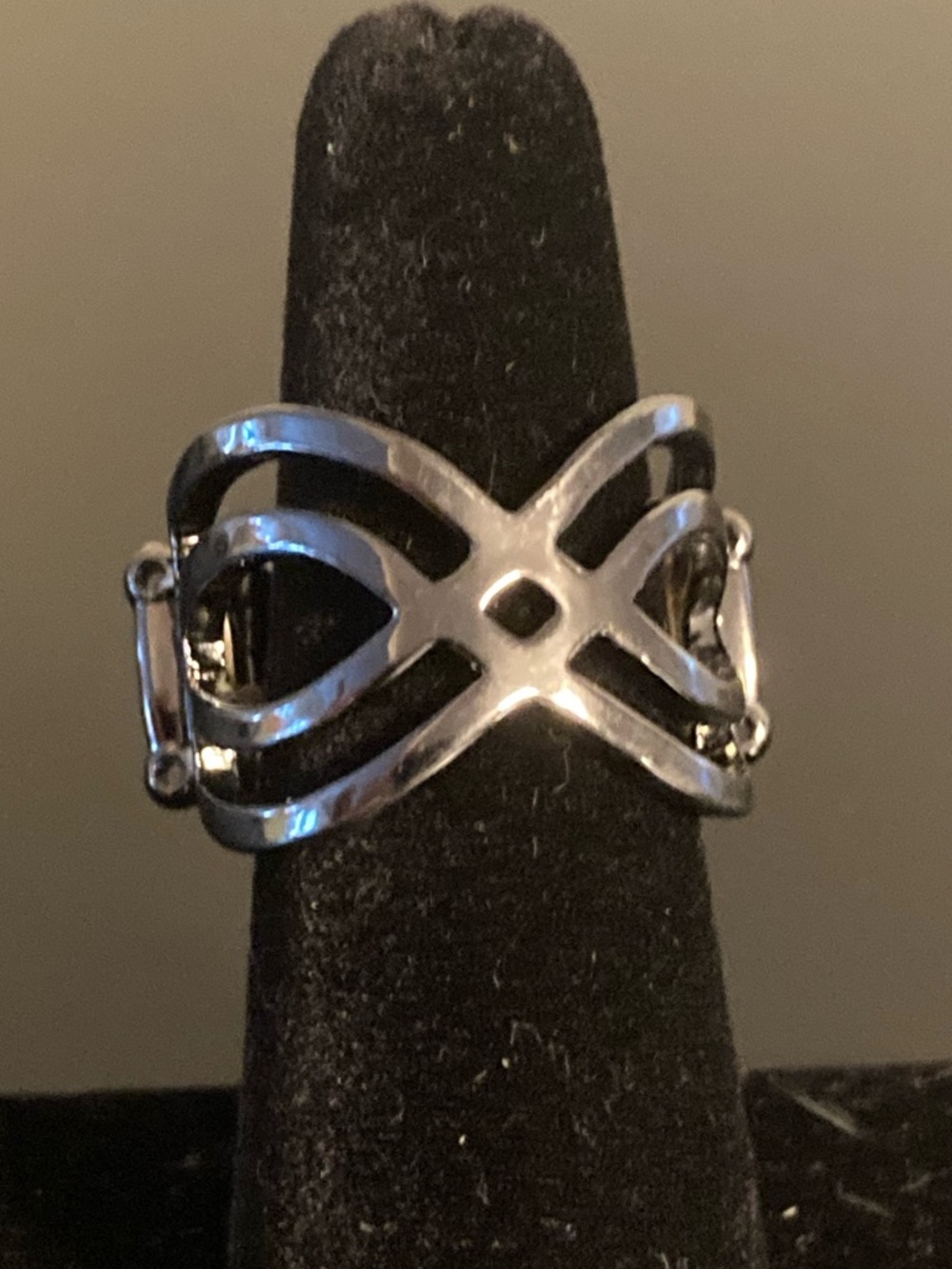 paparazzi Silver Openwork Infinity-Style Ring - Silver
